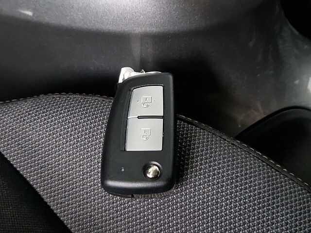 Nissan Juke Juke 5p G 83 kW (112 CV) E6D 5M/T 4x2 Acenta