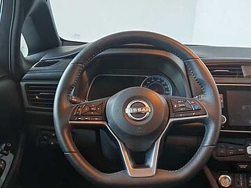 Nissan Leaf LEAF 5p 40 kWh Tekna Ruby Red + Midnight Black