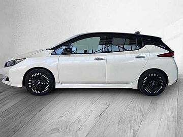 Nissan Leaf 40KWH N-CONNECTA 40KWH 150 5P Lunar White + Midnight Black