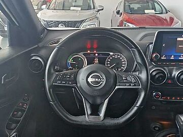 Nissan Juke Juke 5p 1.6 Hybrid 105 kW (143 CV) E6D-F Auto N-Connecta Lunar White + Midnight Black